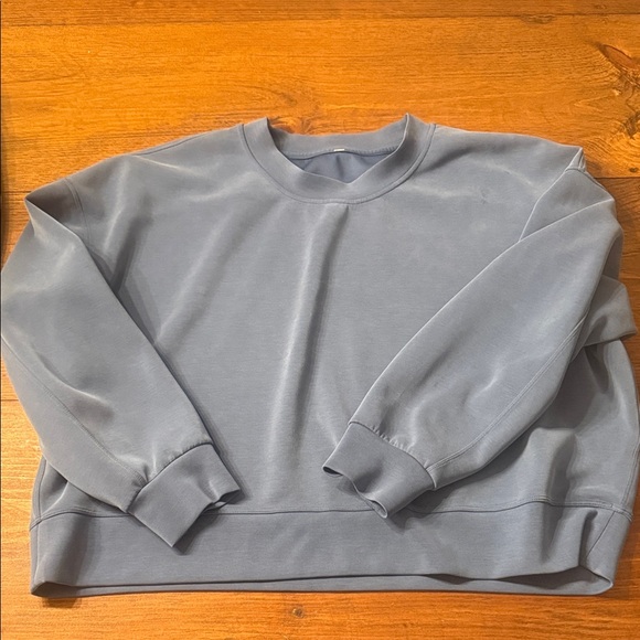 lululemon athletica Women’s Blue Crewneck Sweater - Picture 1 of 4
